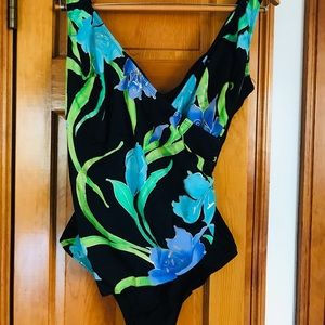 Longitude Woman’s One Piece Bathing Suit Sz 18